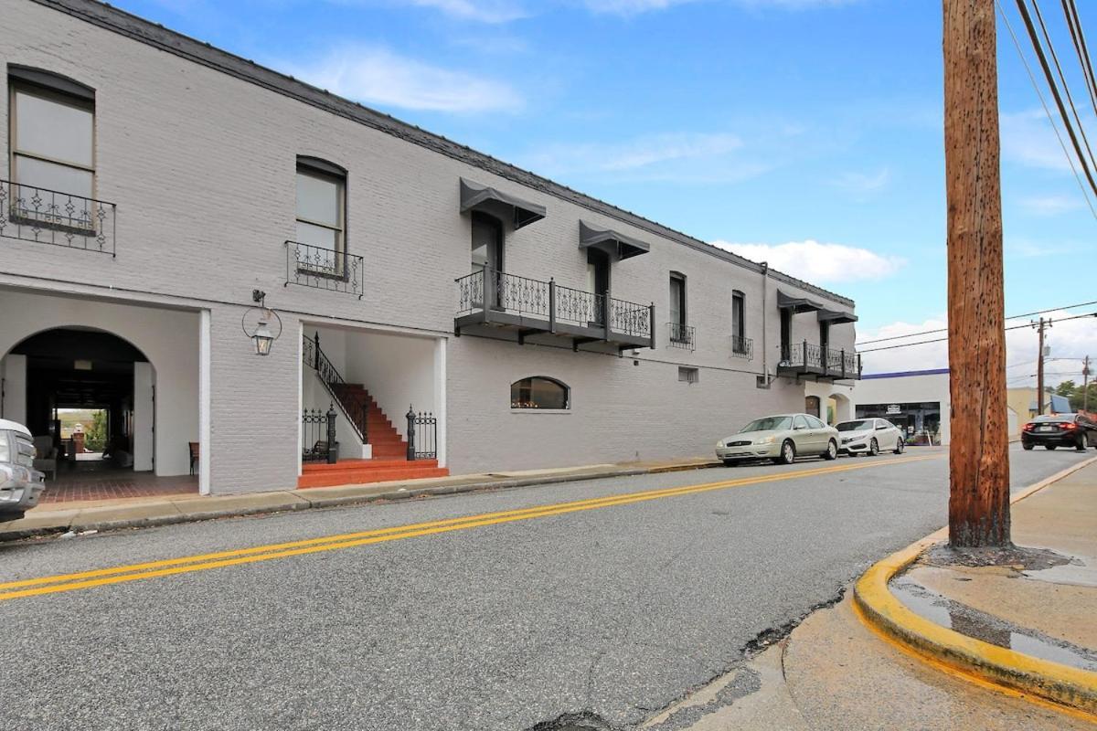 Apartmán Eagle Exec Loft In Downtown Statesboro Exteriér fotografie